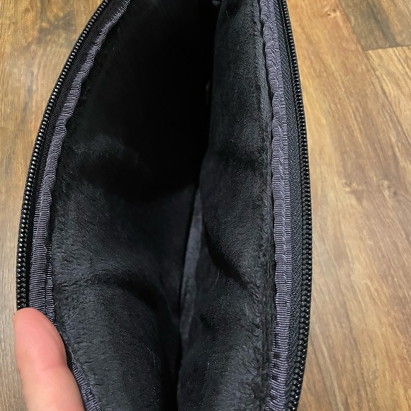 Marc by Marc Jacobs Navy & White Stripes + Lips IPad or Device Case - Picture 2 of 3